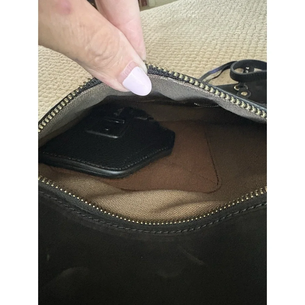 Tory Burch Robinson Zip Tote Bag with Magnetic Side Pockets VGUC